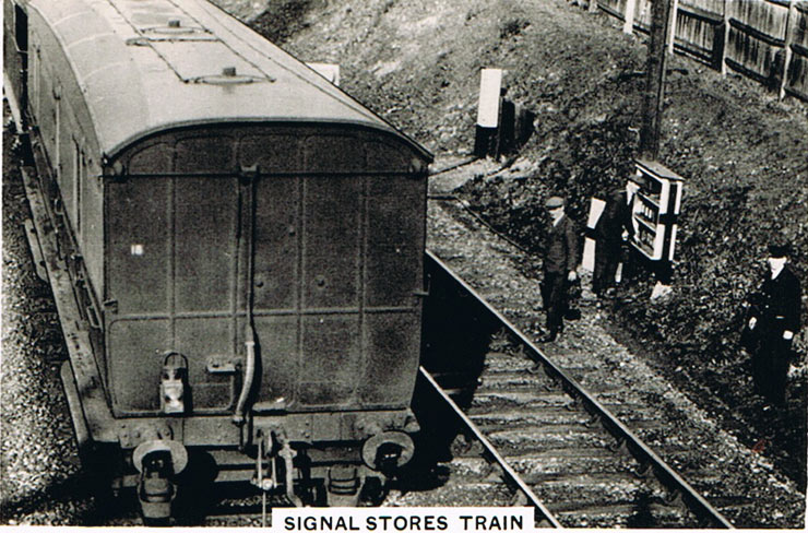 Signal stores train